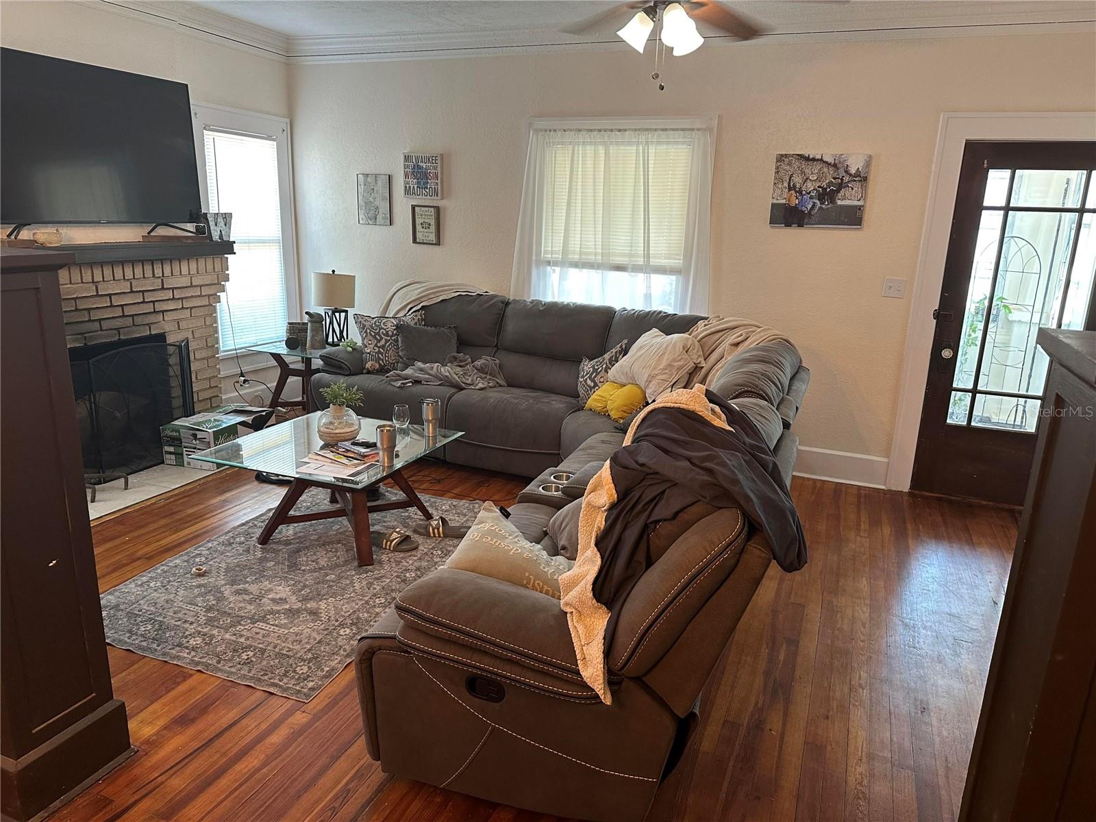 1040 9TH AVE N