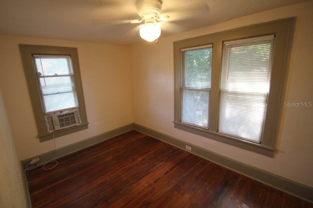 1040 9TH AVE N