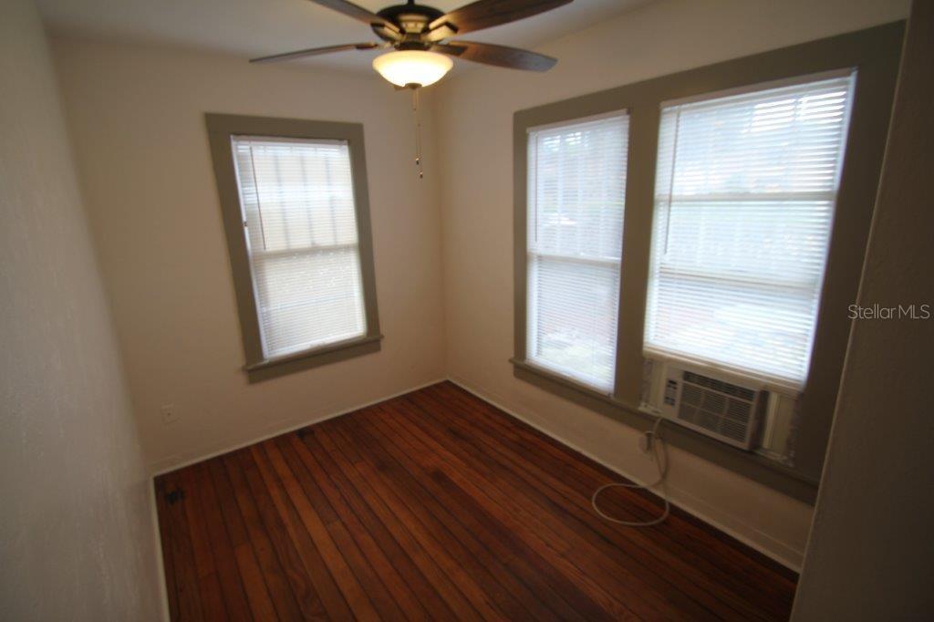 1040 9TH AVE N