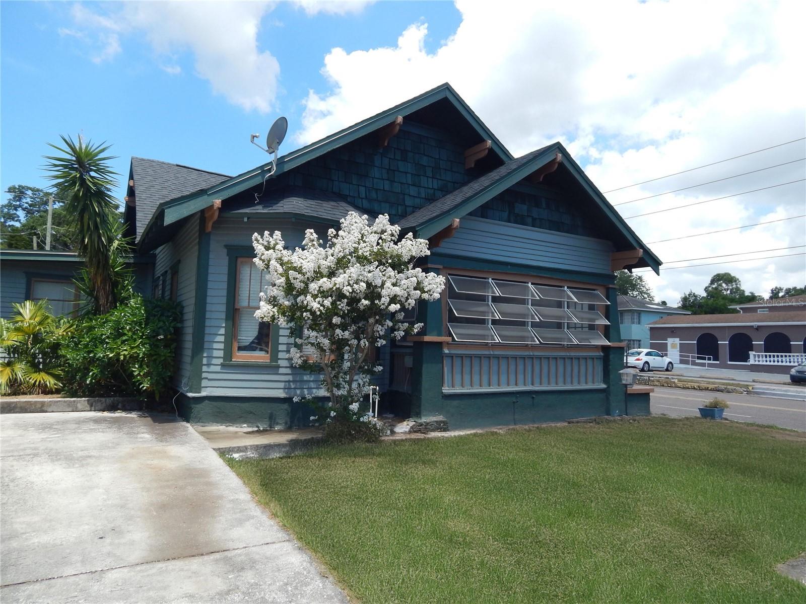1040 9TH AVE N