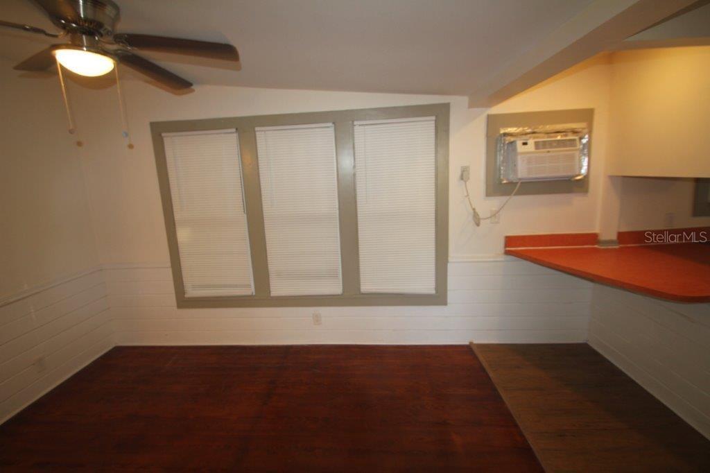 1040 9TH AVE N