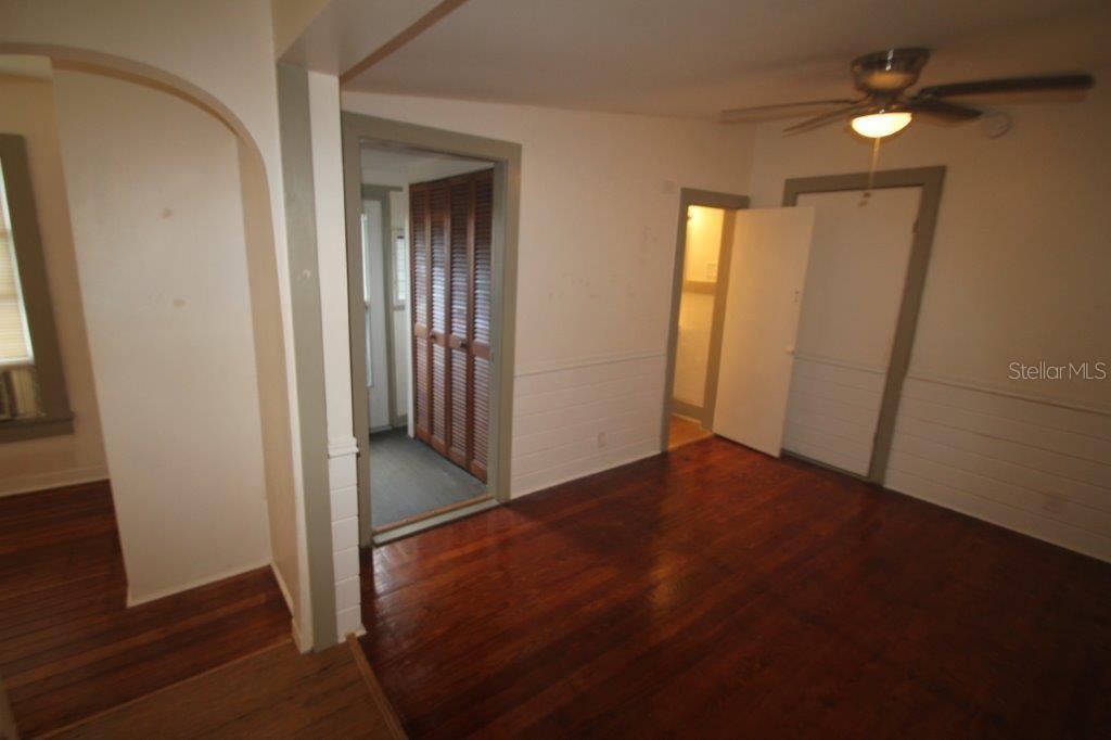 1040 9TH AVE N
