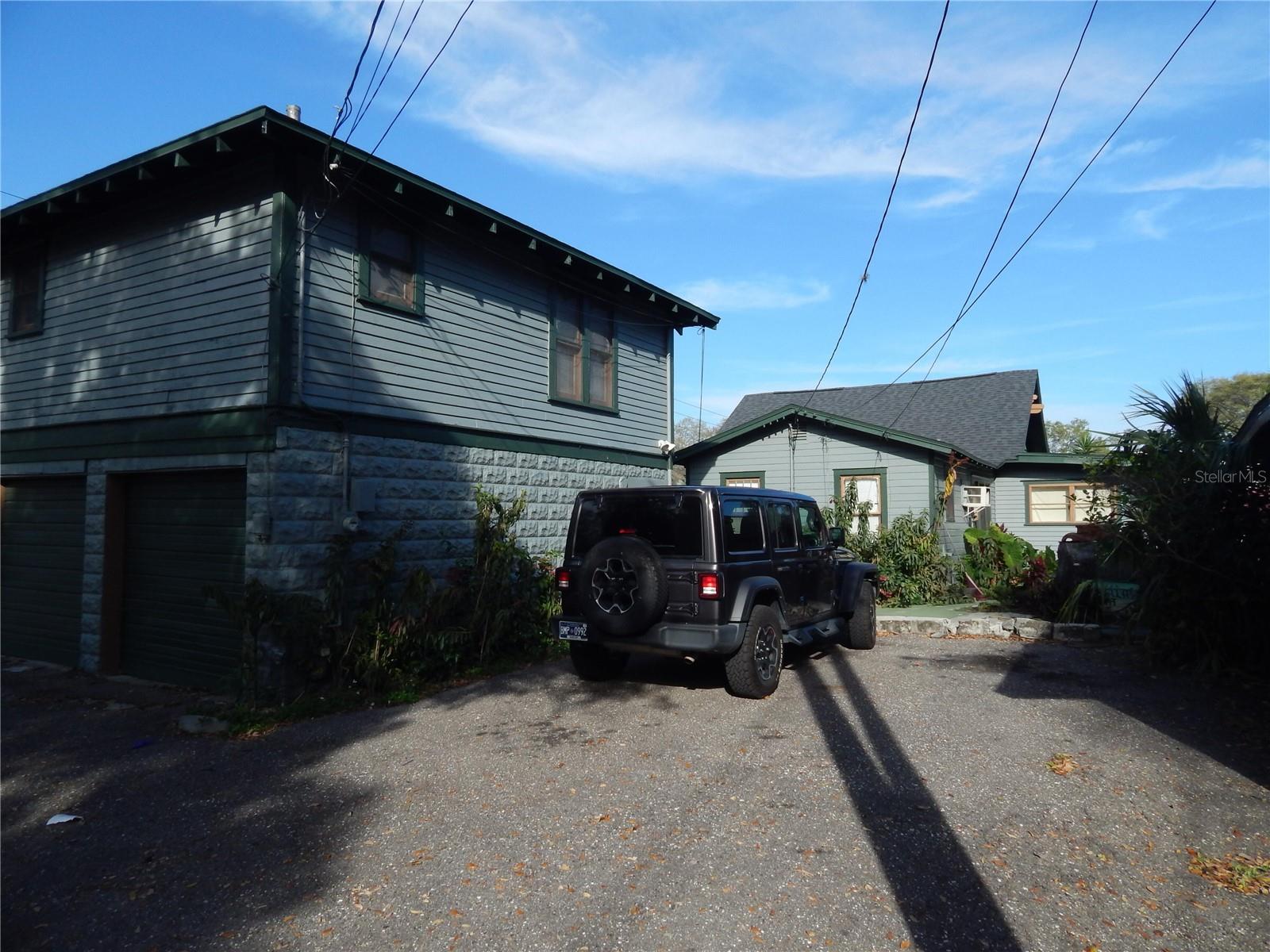1040 9TH AVE N