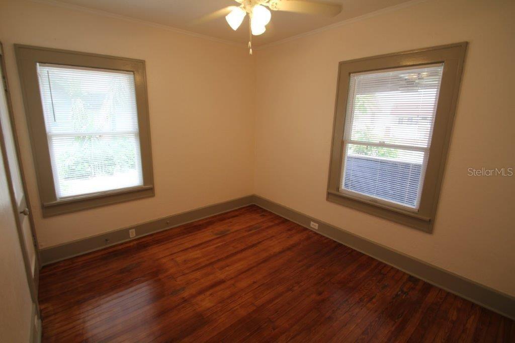 1040 9TH AVE N