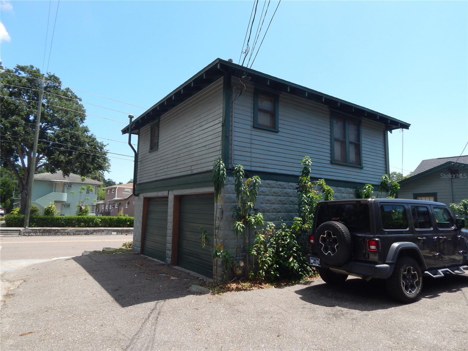1040 9TH AVE N