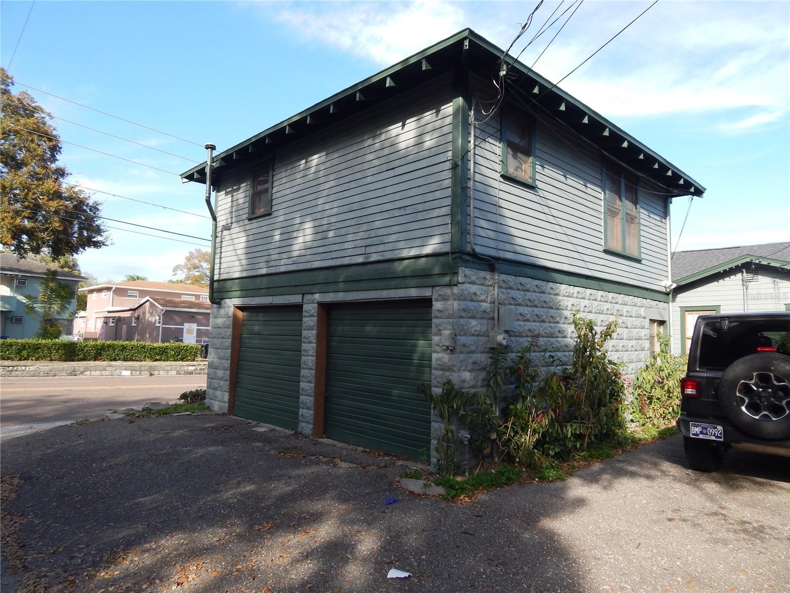 1040 9TH AVE N