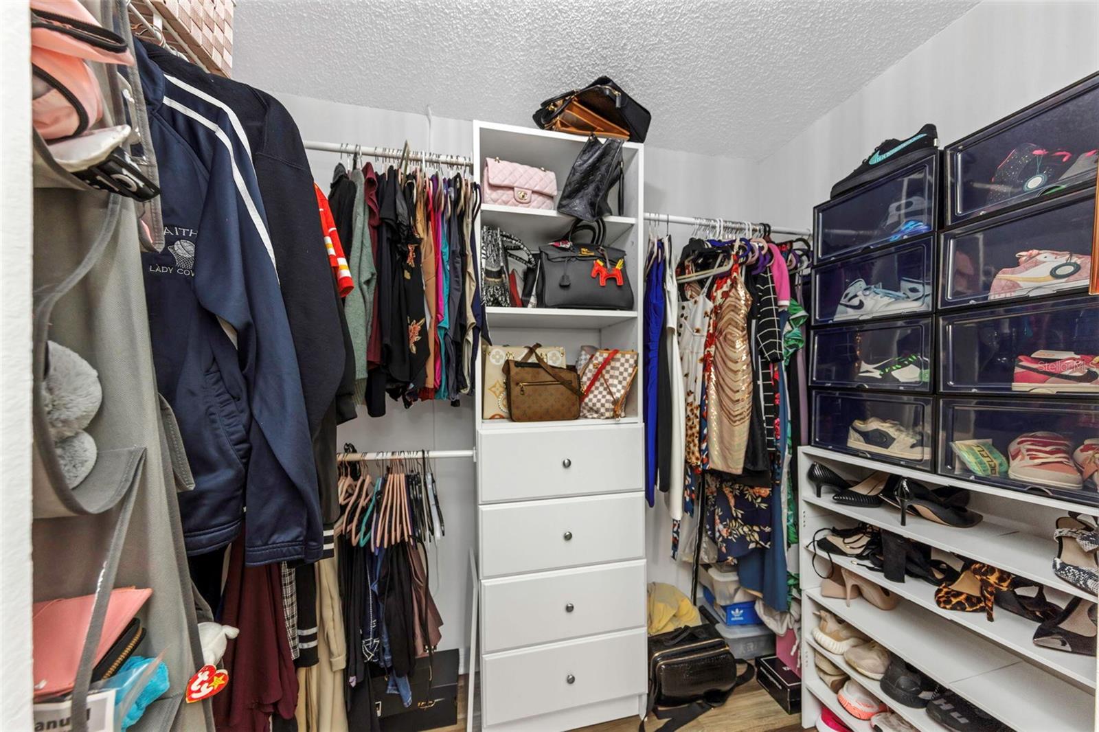 4239 BRENTWOOD PARK CIR