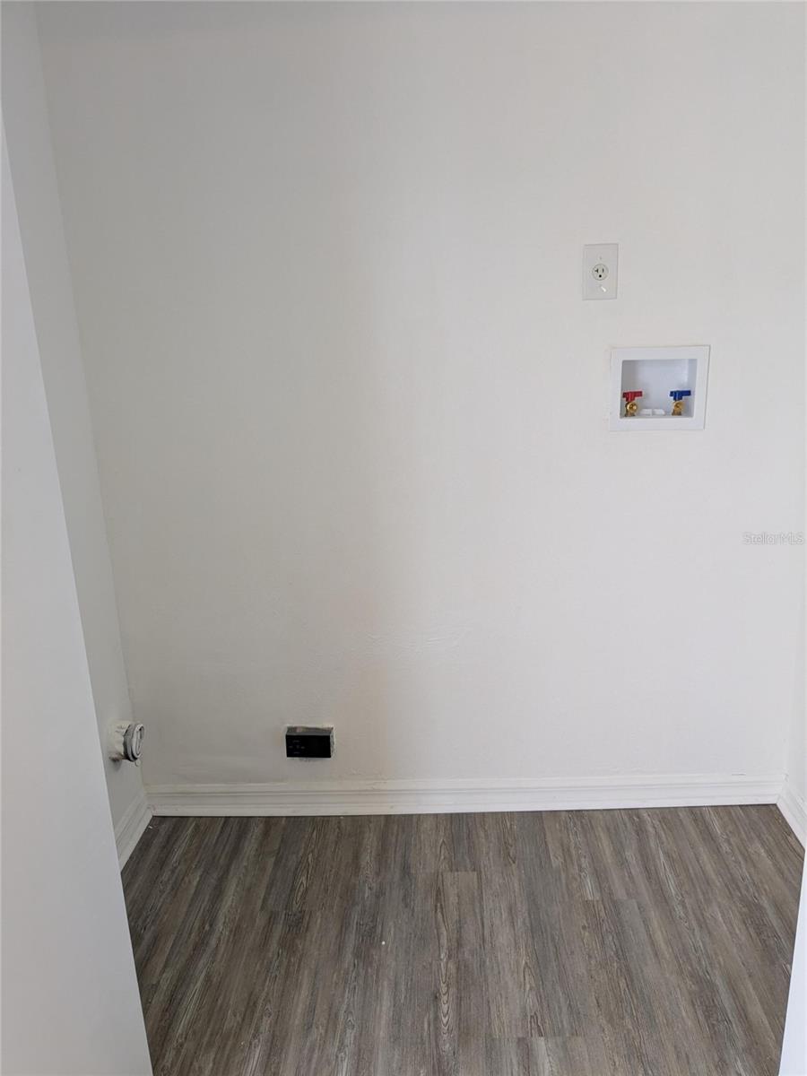 1027 SHEELER HILLS DR