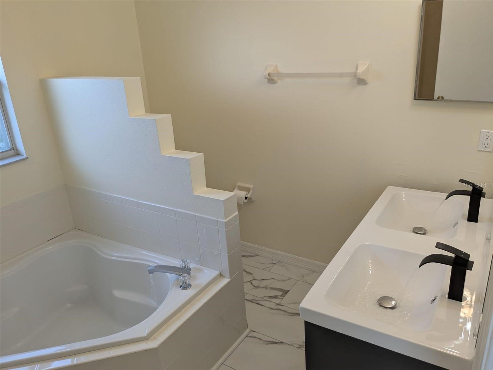 1027 SHEELER HILLS DR