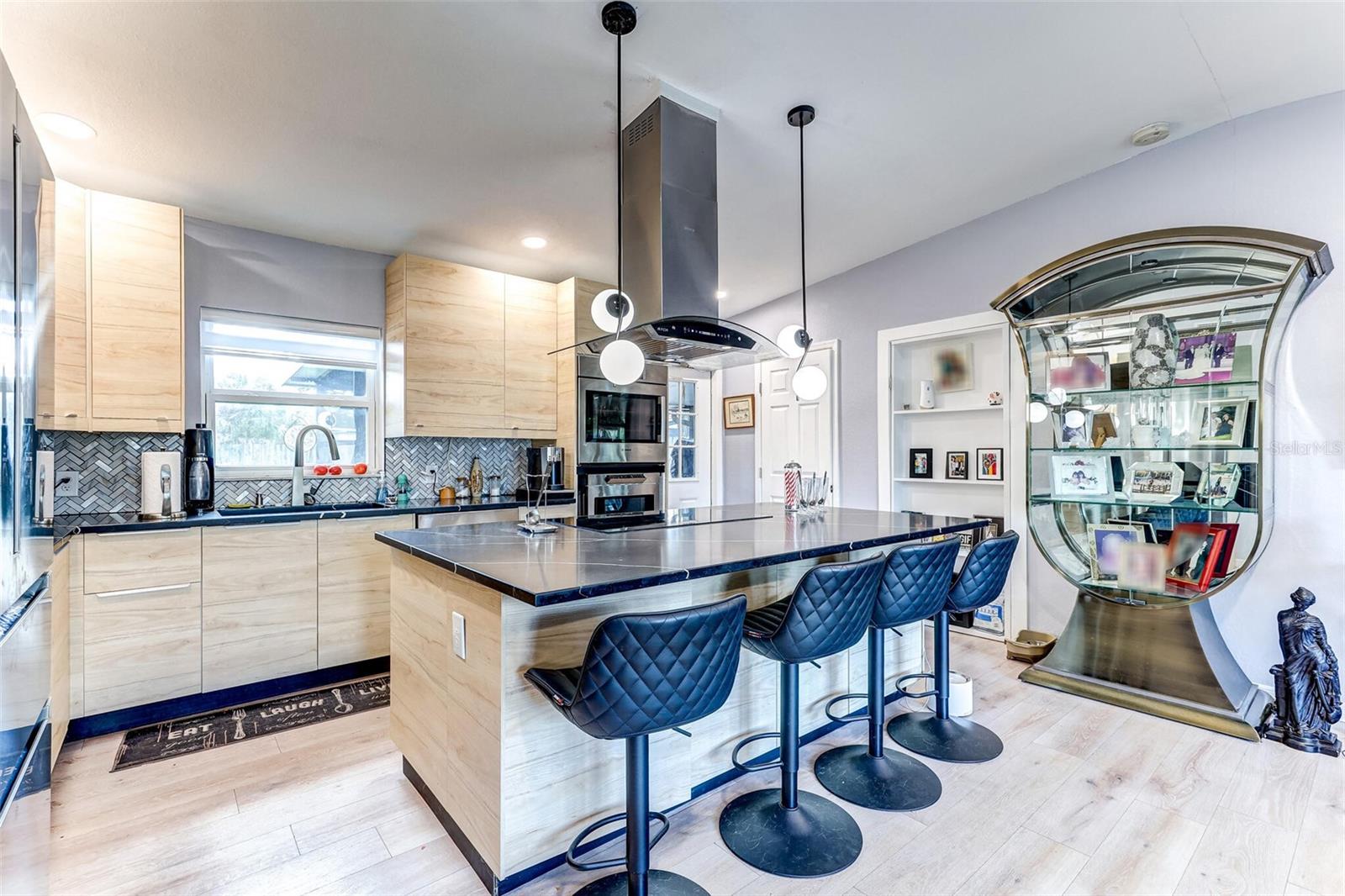 740 NAPLES DR