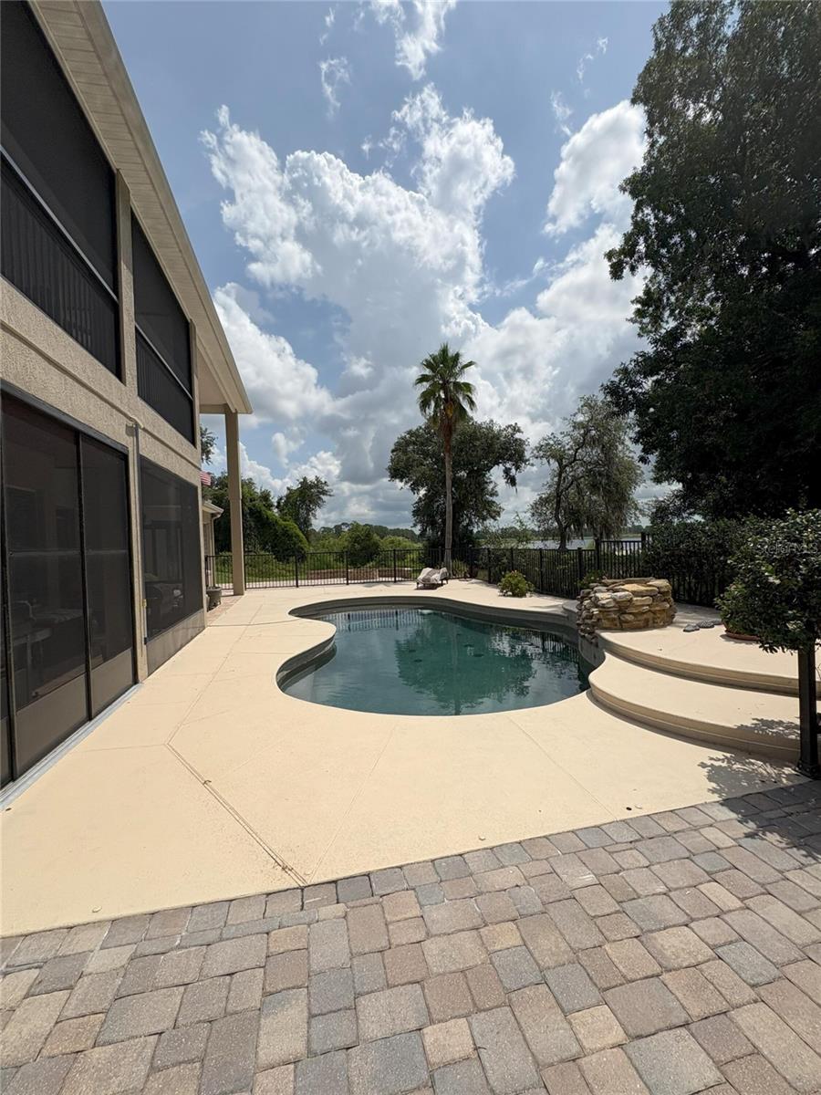 1865 S TANNER CT