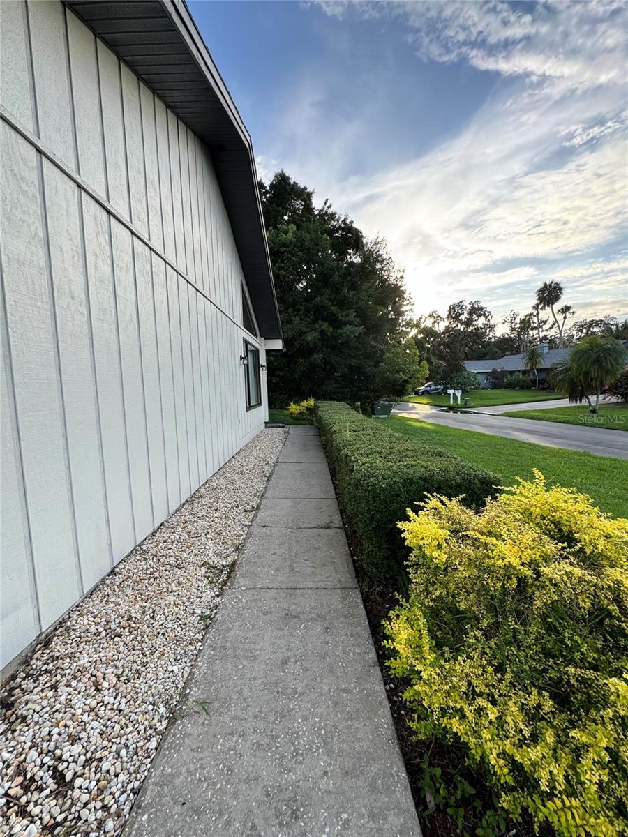5924 LANTERN CT