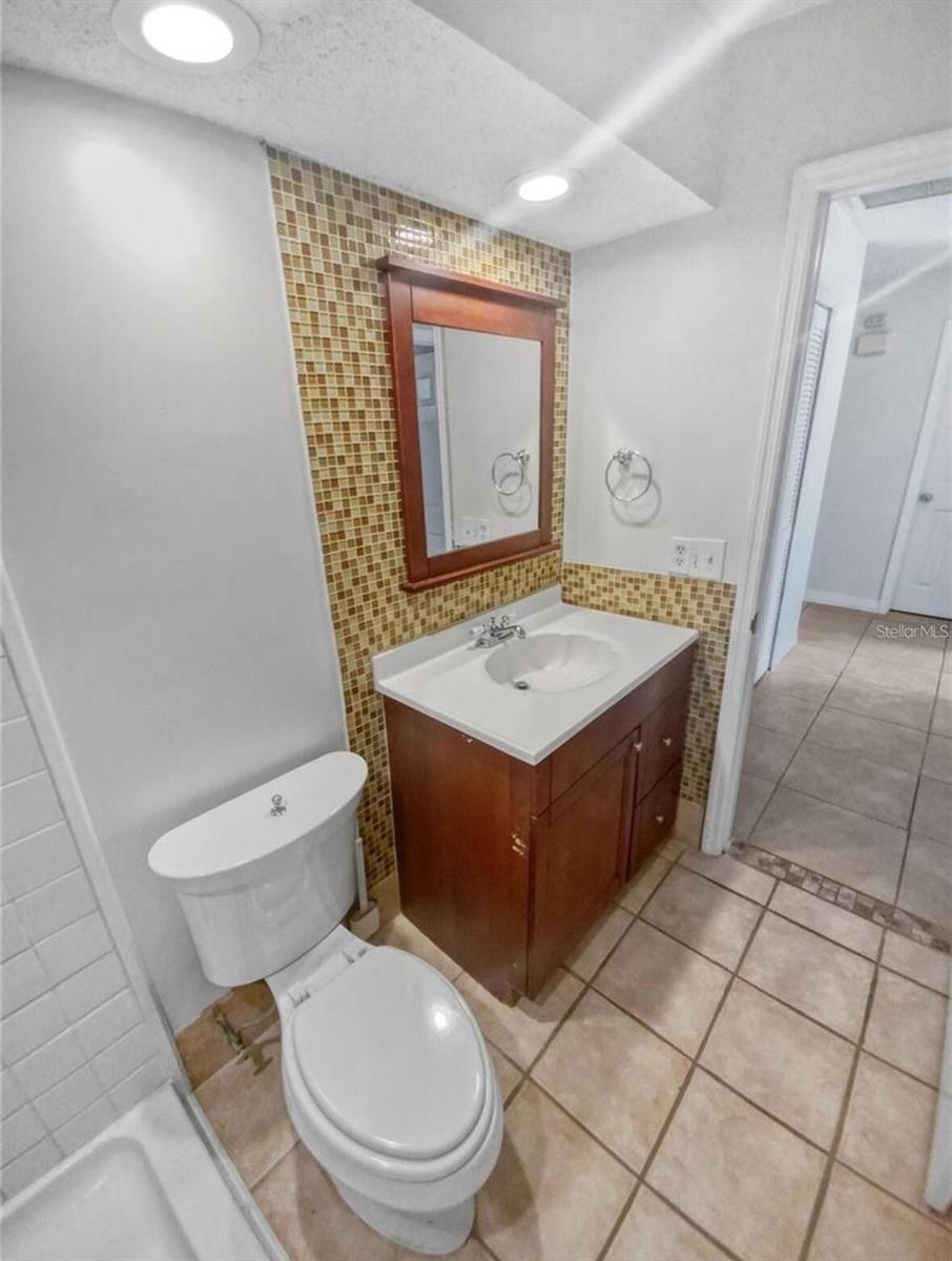 5924 LANTERN CT