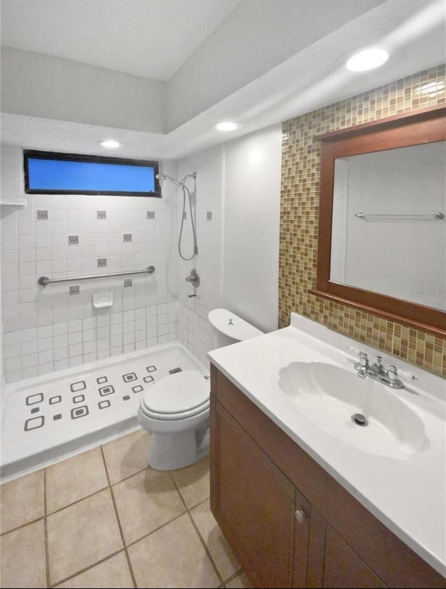 5924 LANTERN CT
