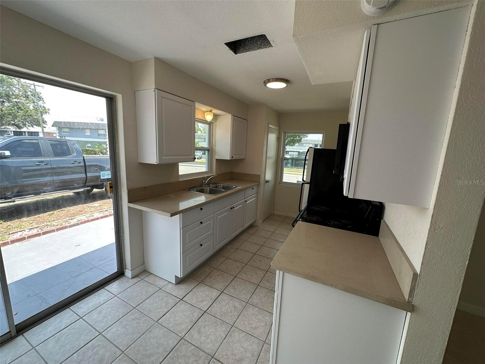 312 S BETTY LN