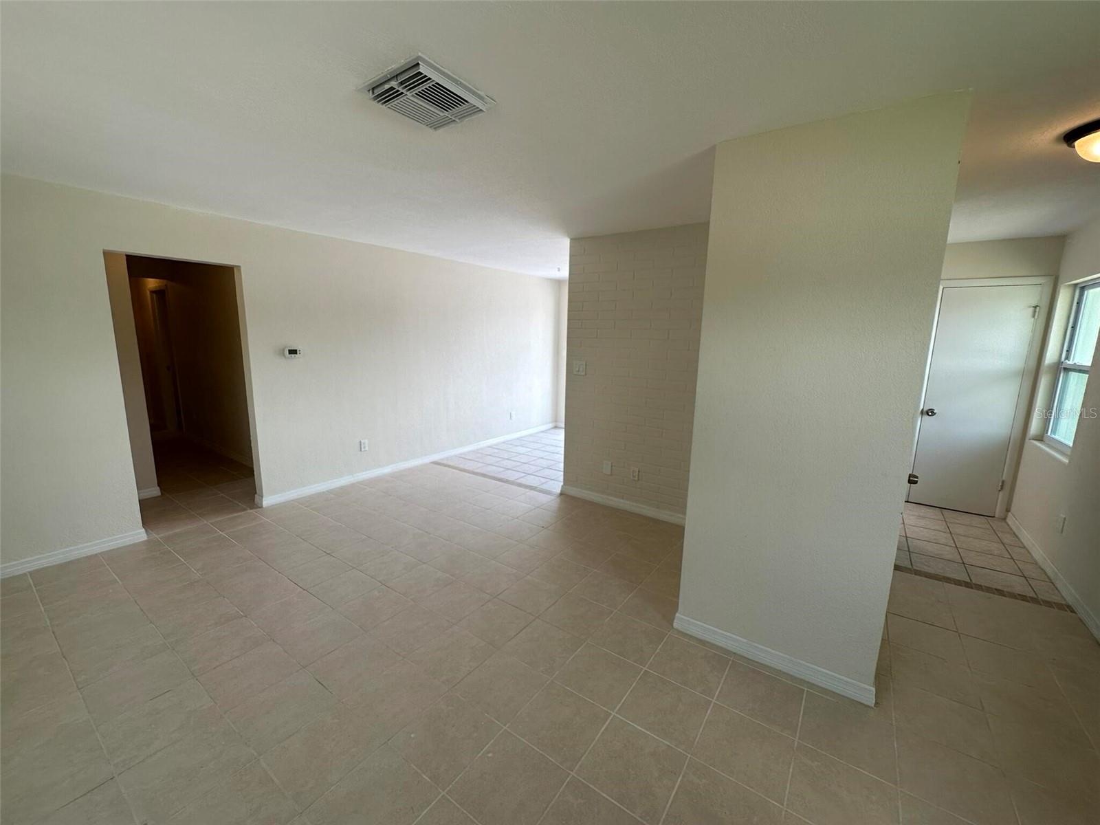 312 S BETTY LN
