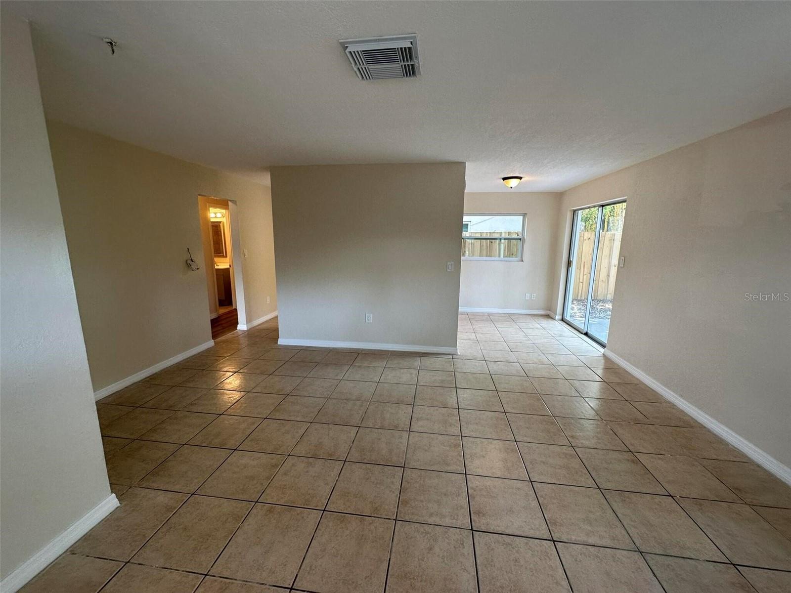 312 S BETTY LN
