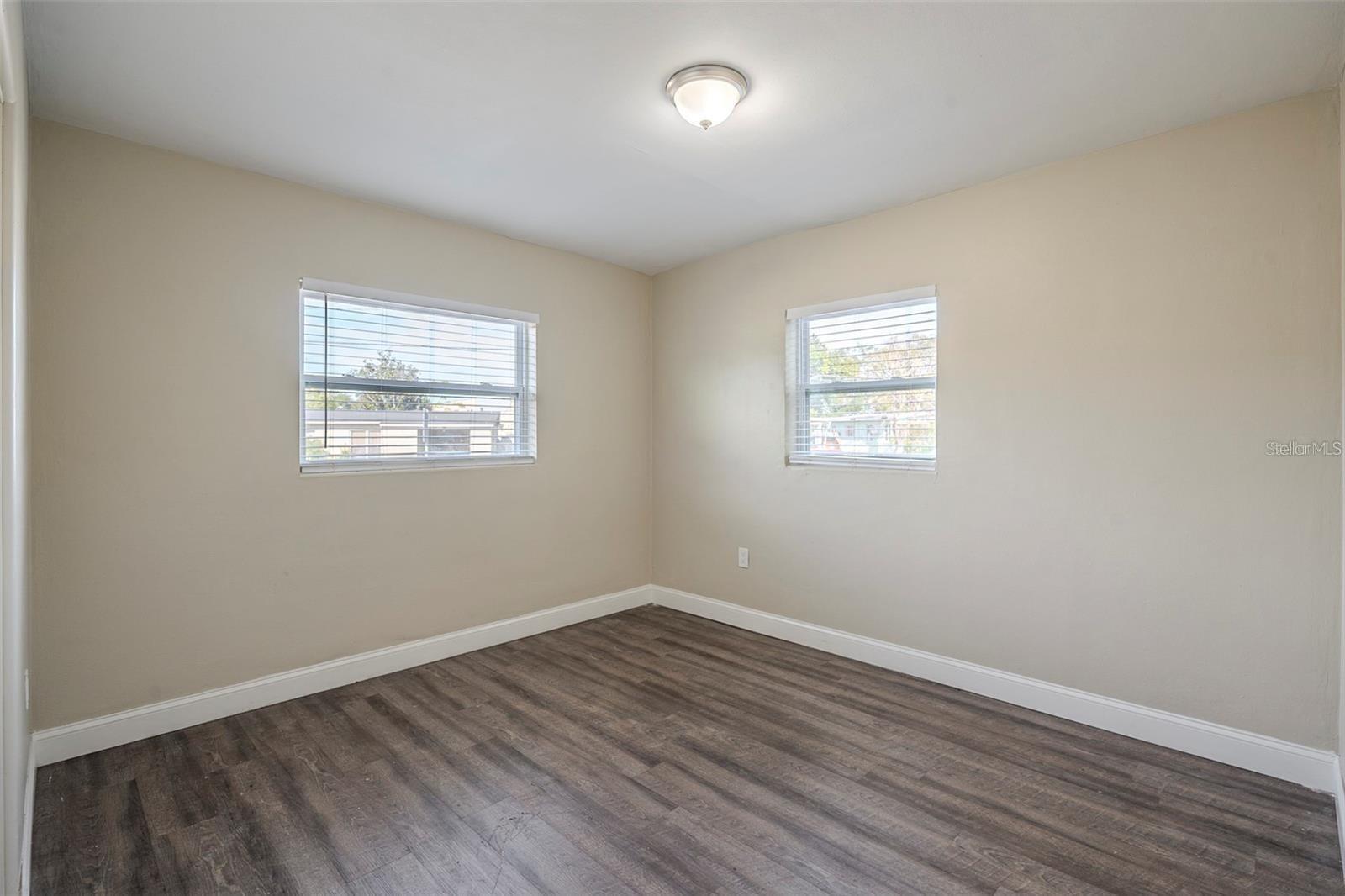 5624 BALBOA DR