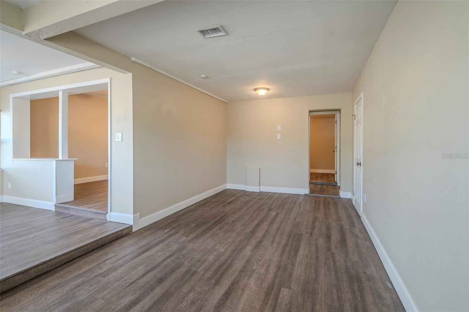 5624 BALBOA DR