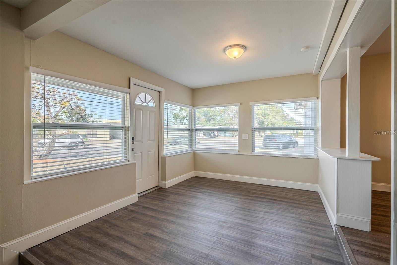 5624 BALBOA DR