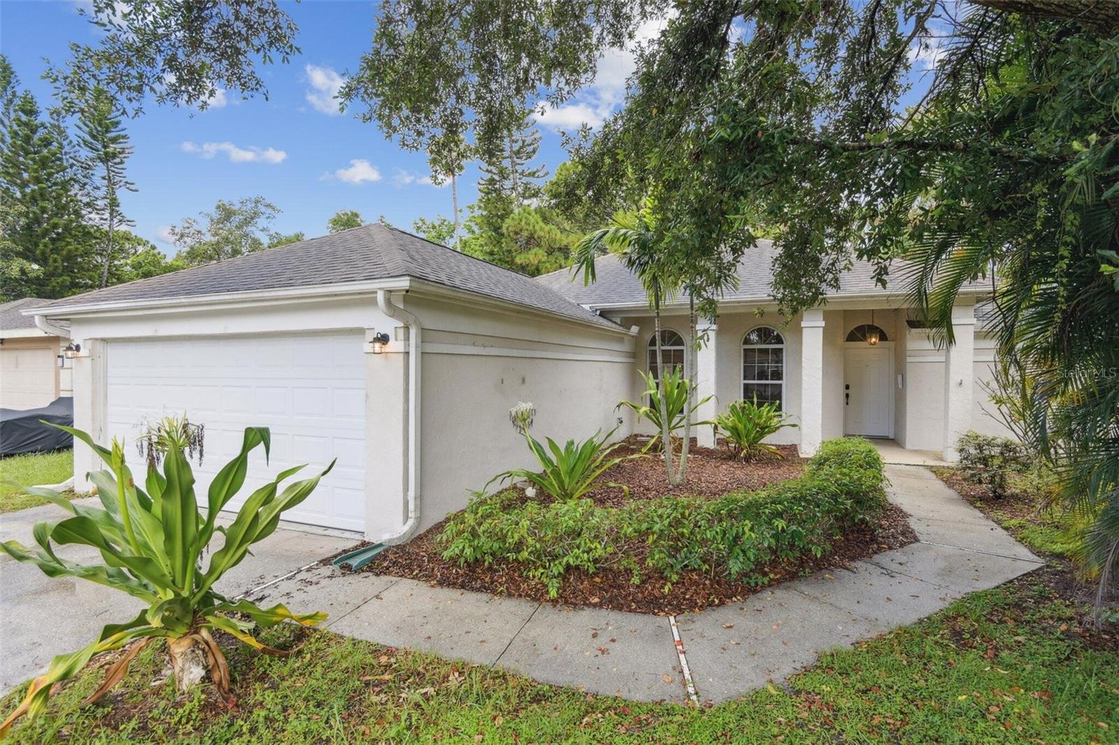 1849 WOOD HOLLOW CT