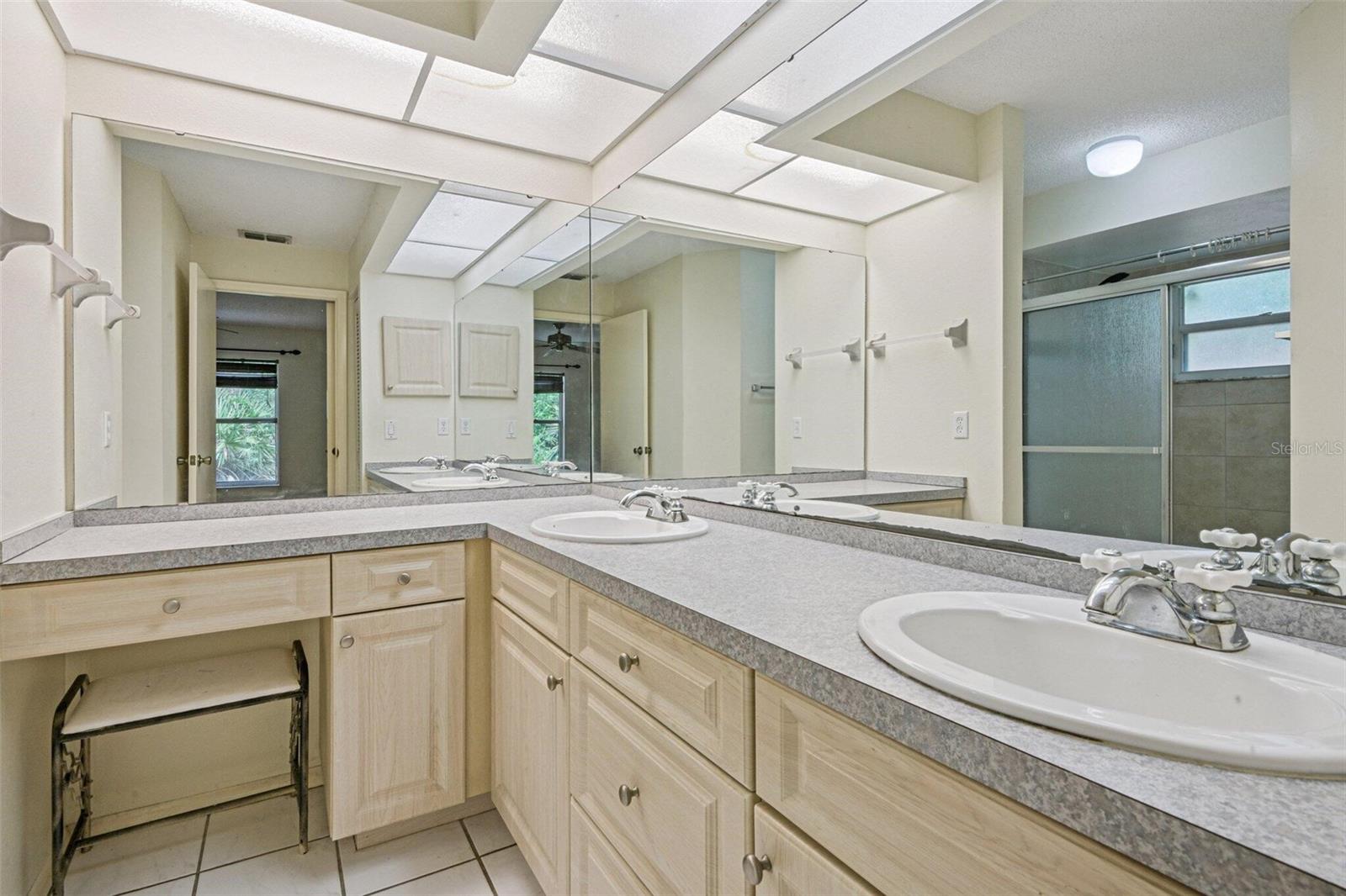 1849 WOOD HOLLOW CT