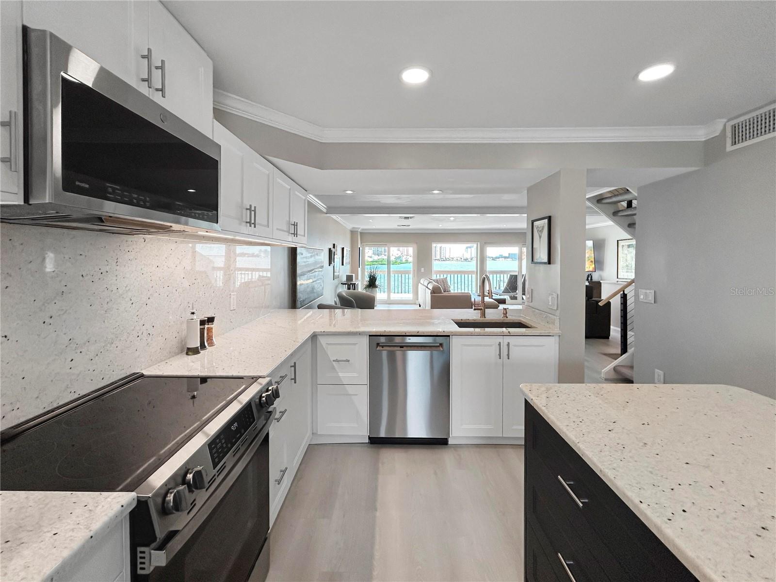 152 MARINA DEL REY CT