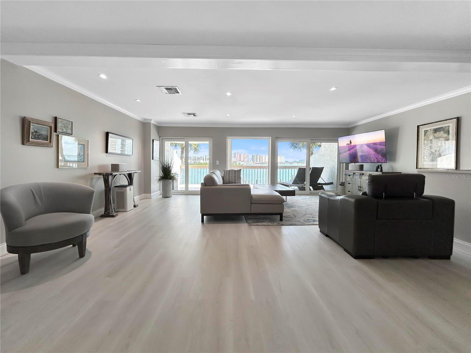 152 MARINA DEL REY CT