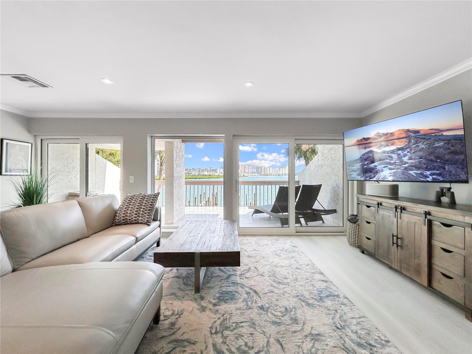 152 MARINA DEL REY CT