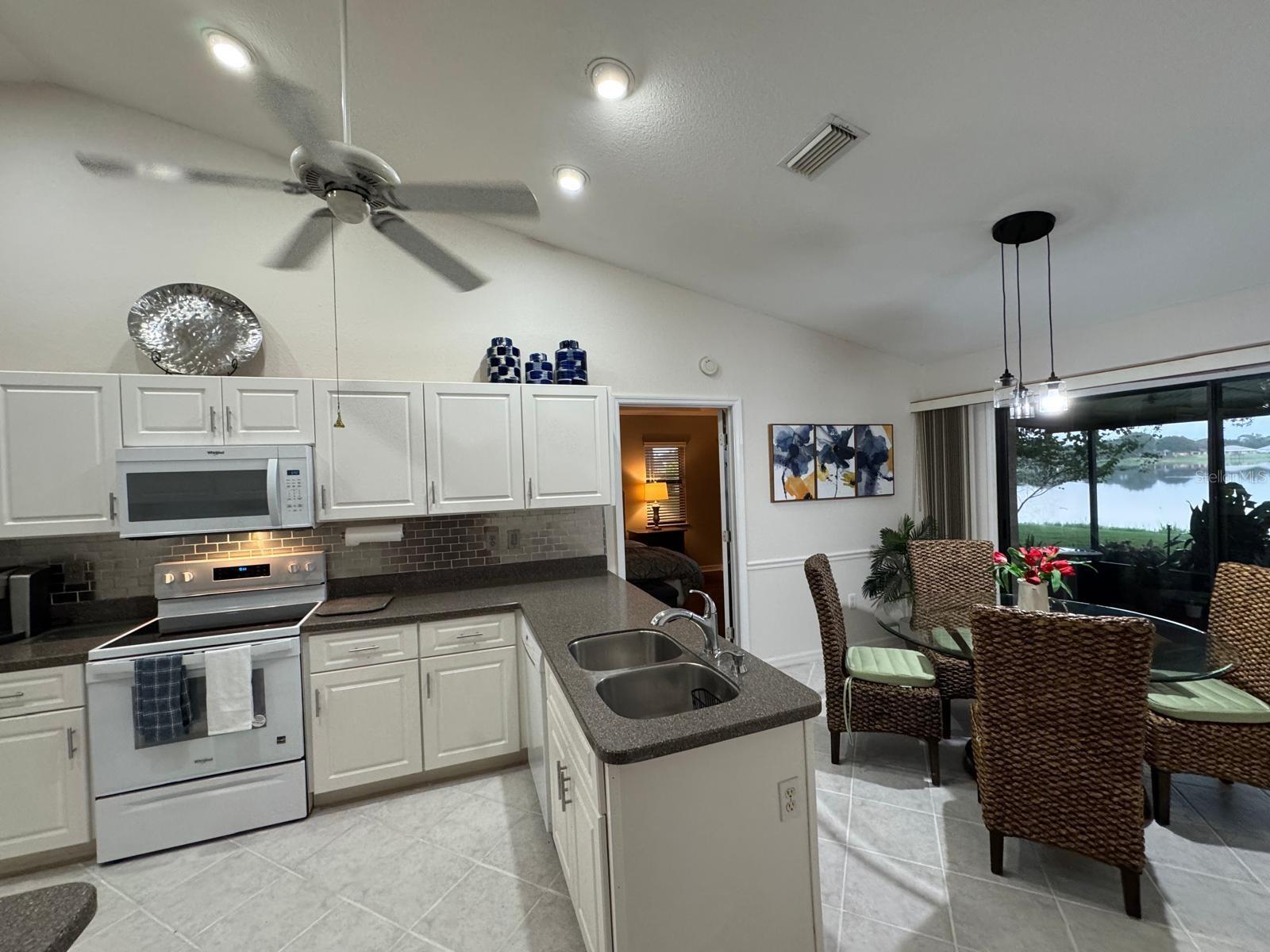 405 LAKE AUGUST DR
