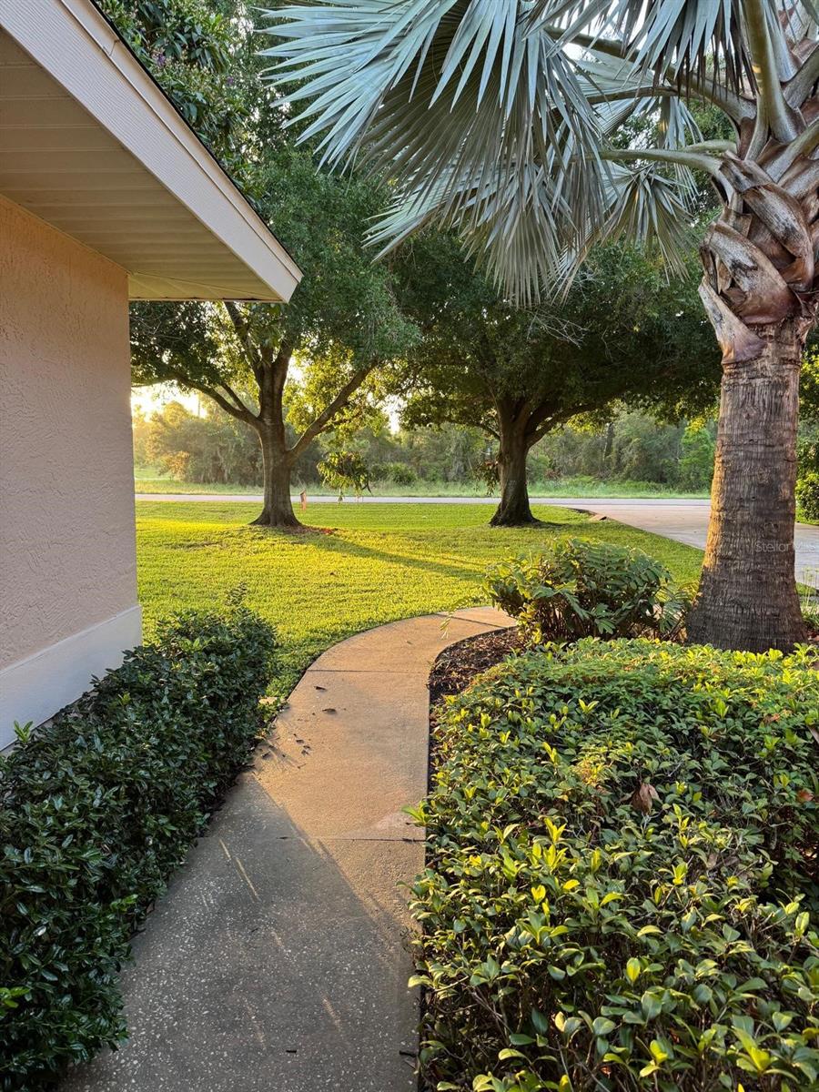 405 LAKE AUGUST DR