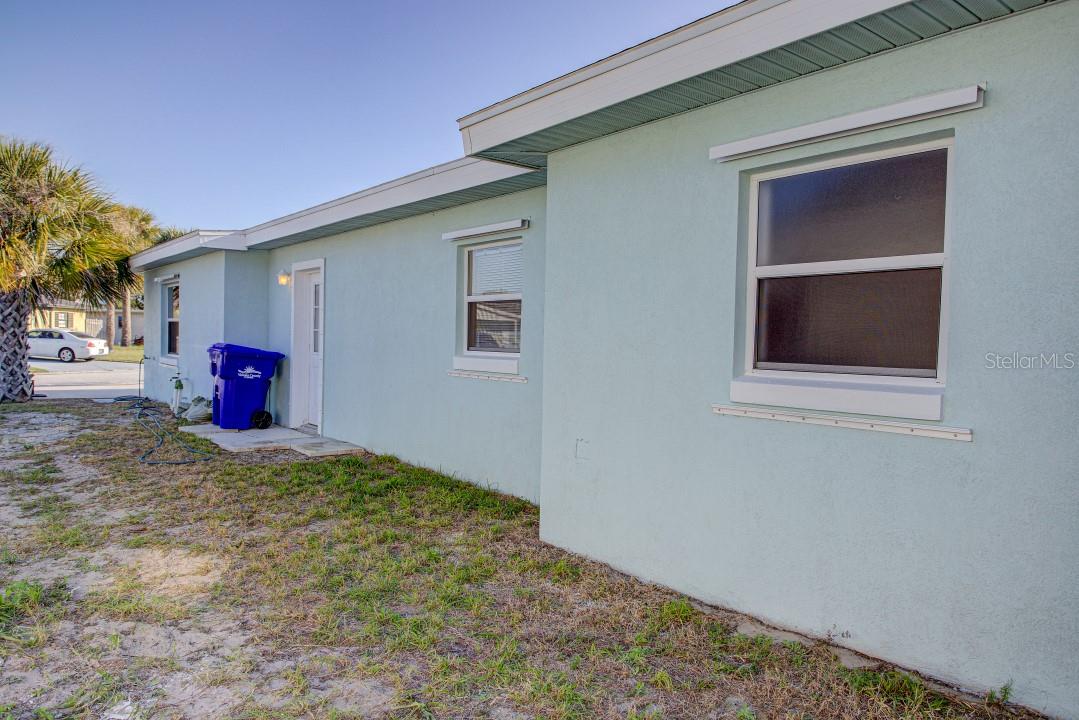 22 PLAZA DR