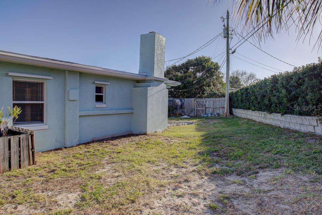 22 PLAZA DR