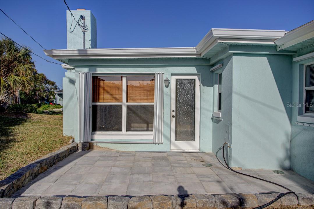 22 PLAZA DR