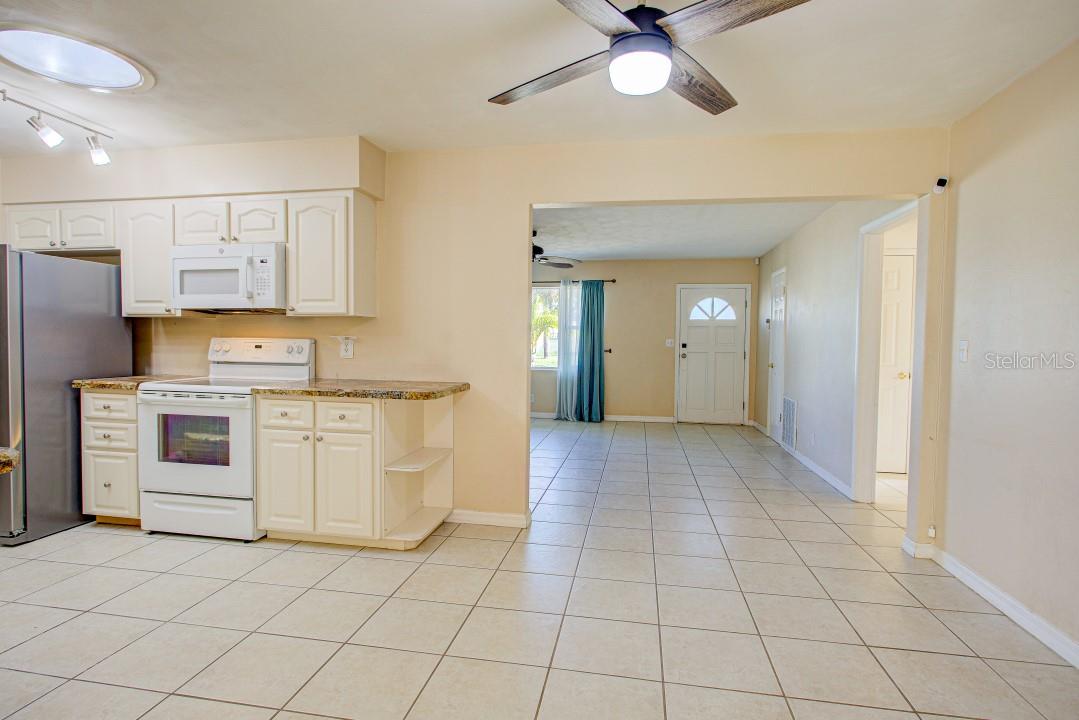 22 PLAZA DR