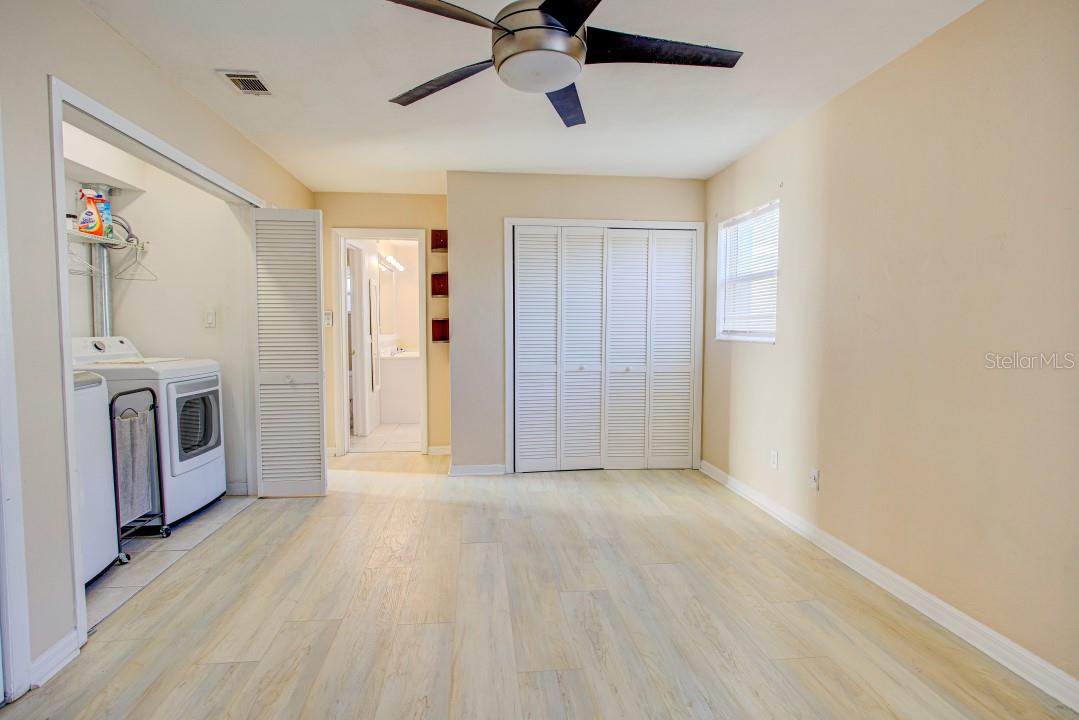 22 PLAZA DR