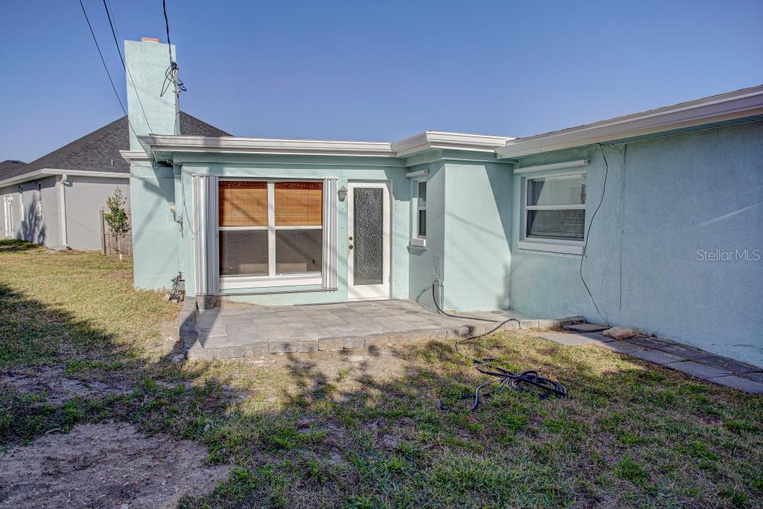 22 PLAZA DR