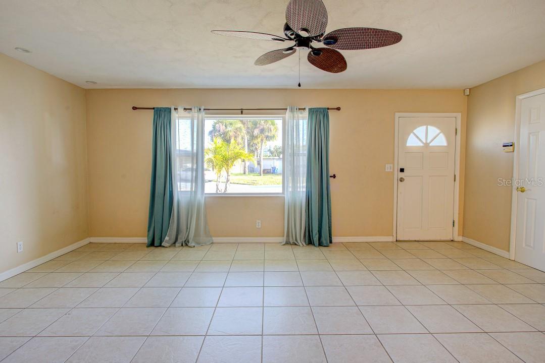 22 PLAZA DR