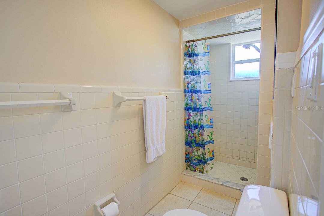 22 PLAZA DR