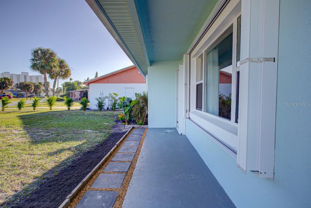 22 PLAZA DR