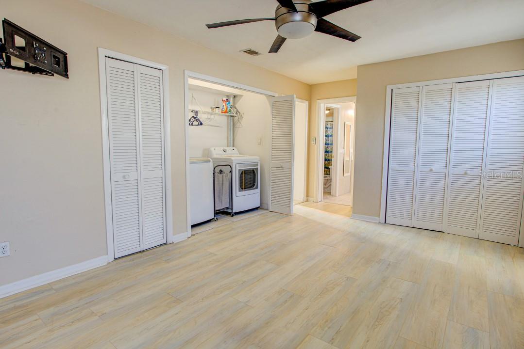 22 PLAZA DR