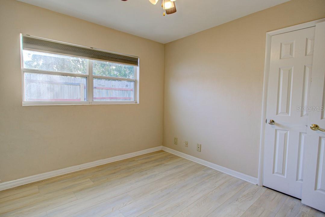 22 PLAZA DR