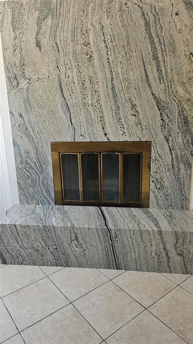 22 PLAZA DR