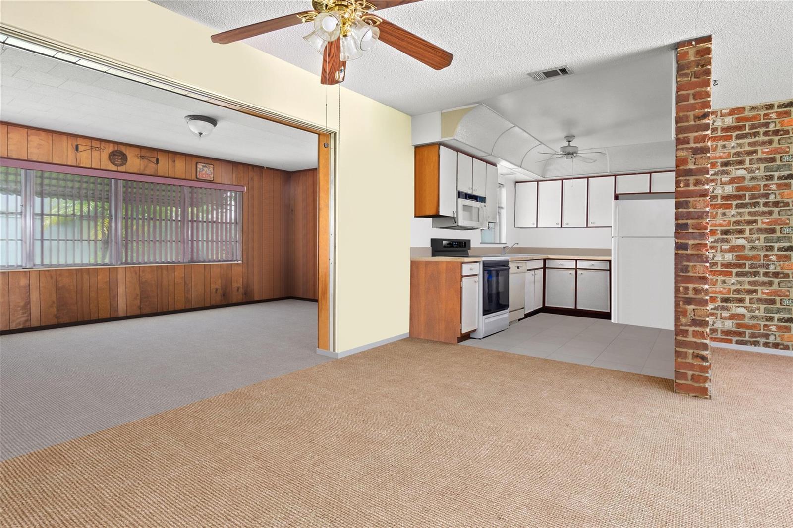 932 ROCK OAK DR