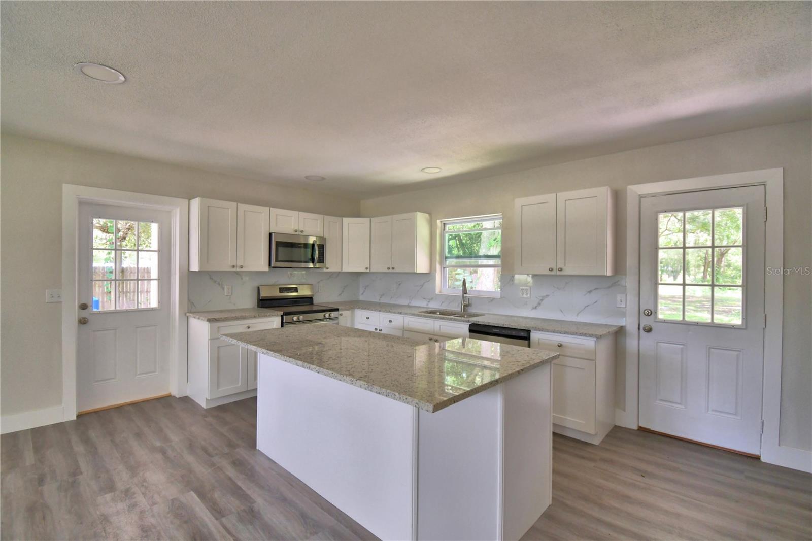 902 PALMER RD