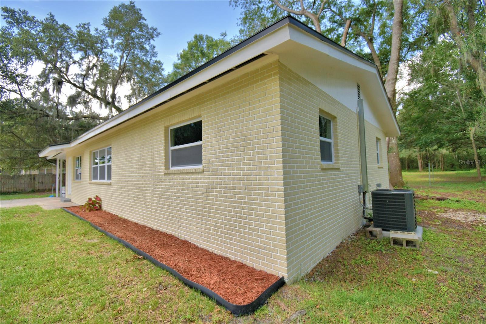 902 PALMER RD