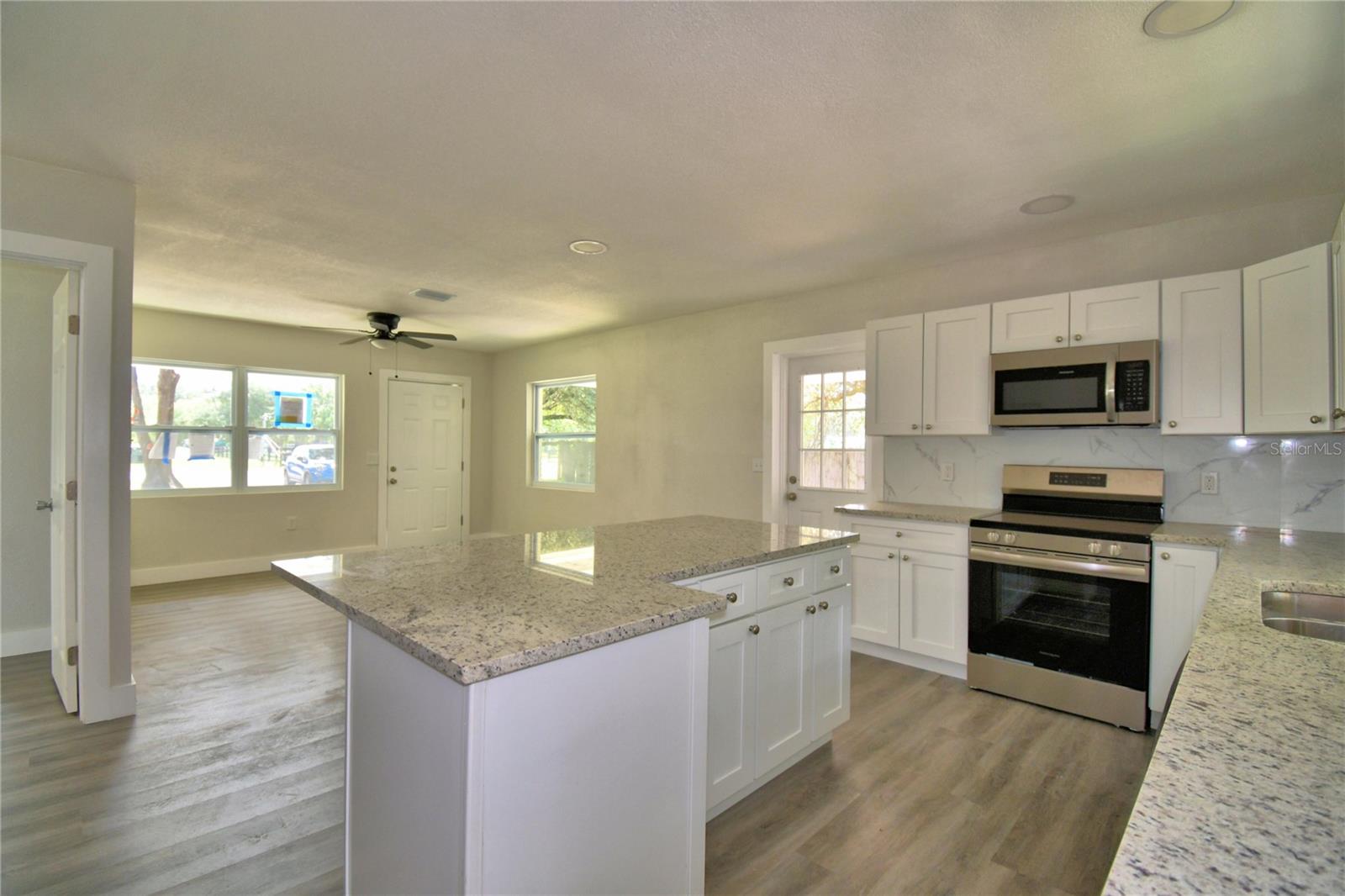 902 PALMER RD
