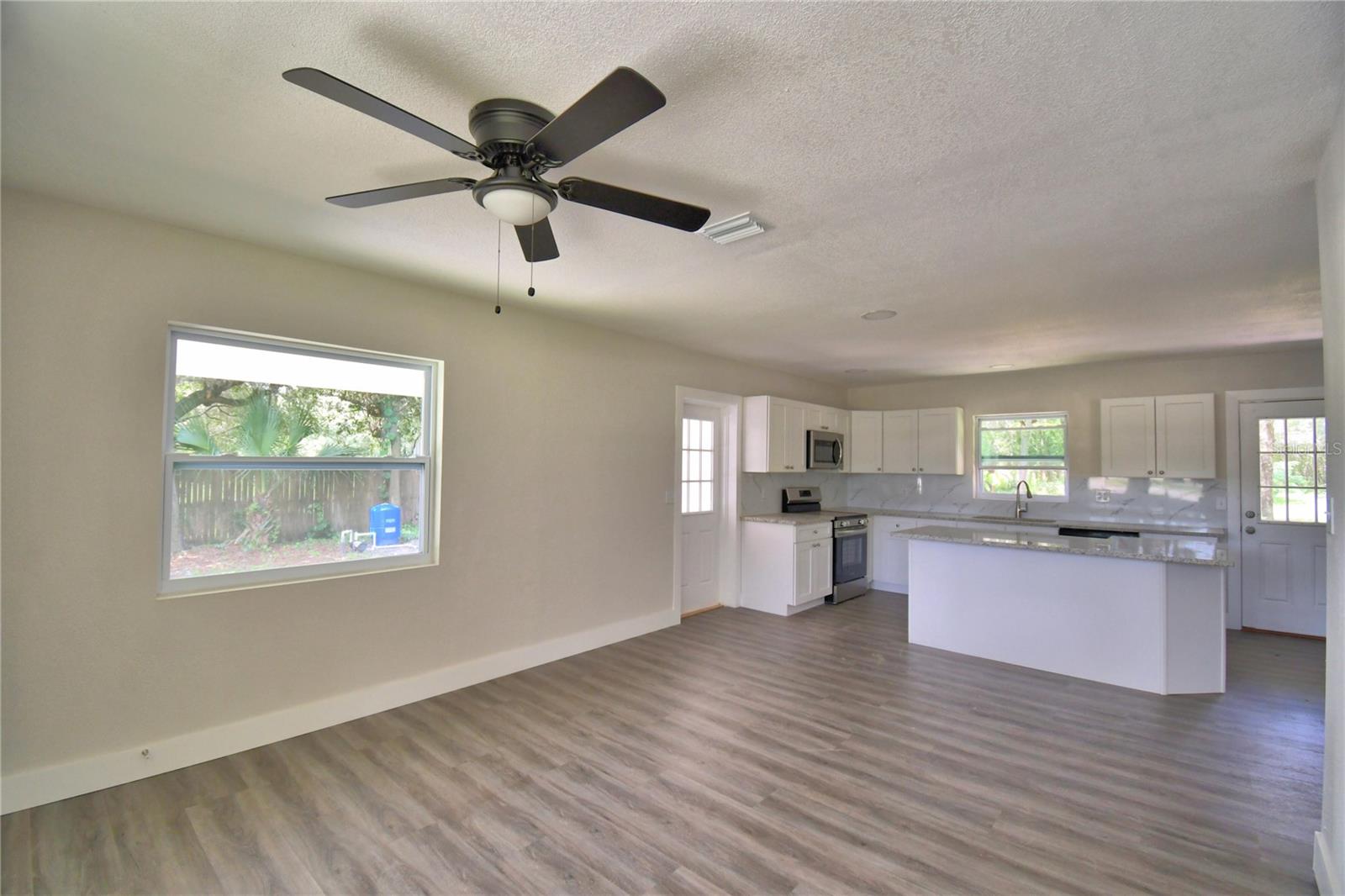 902 PALMER RD
