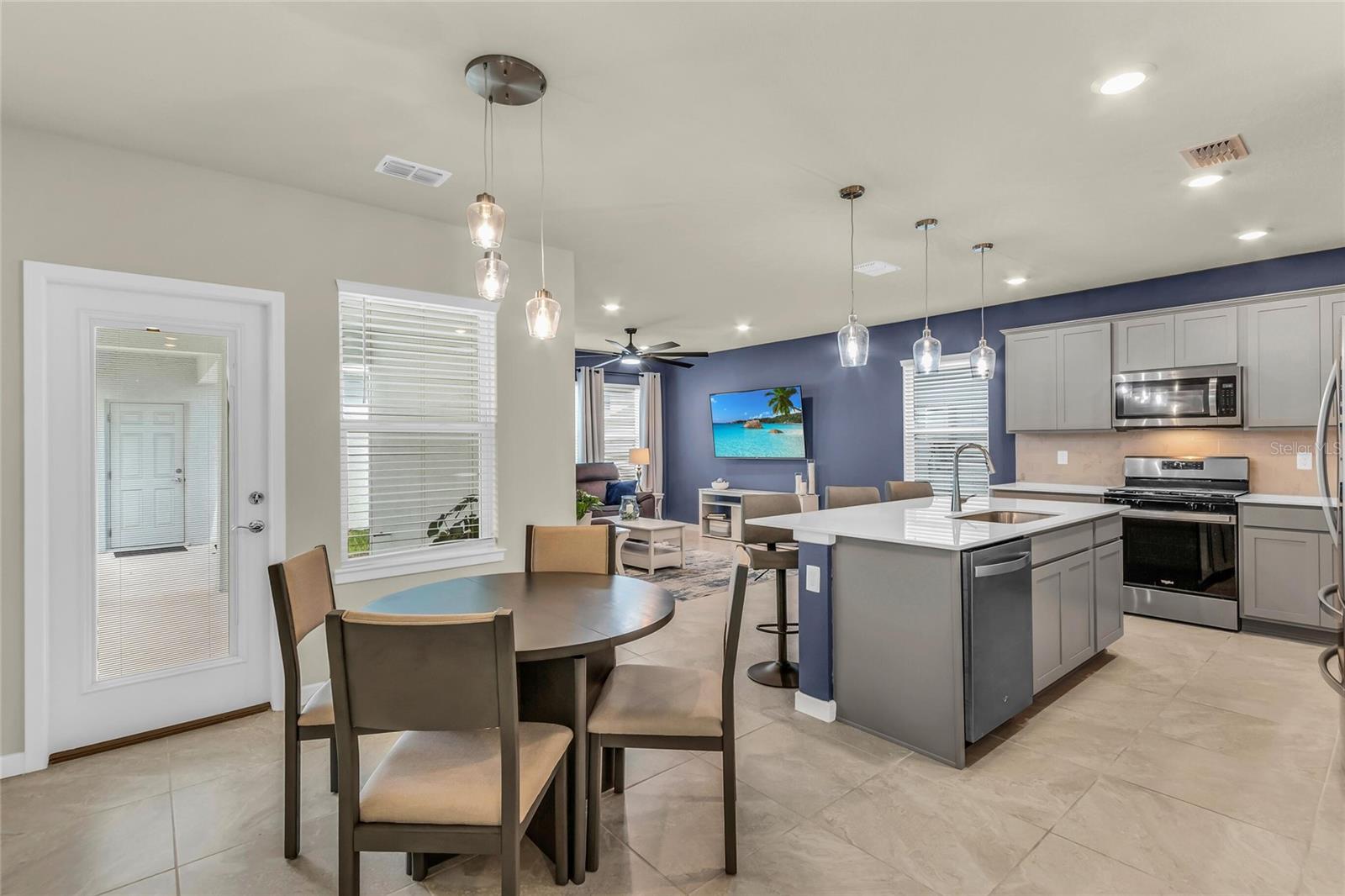 4087 ROAMING BROOK DR