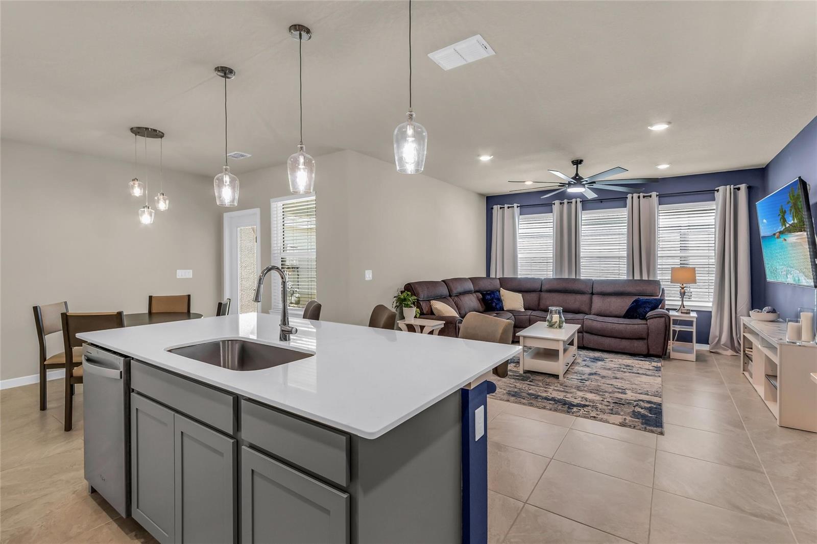 4087 ROAMING BROOK DR
